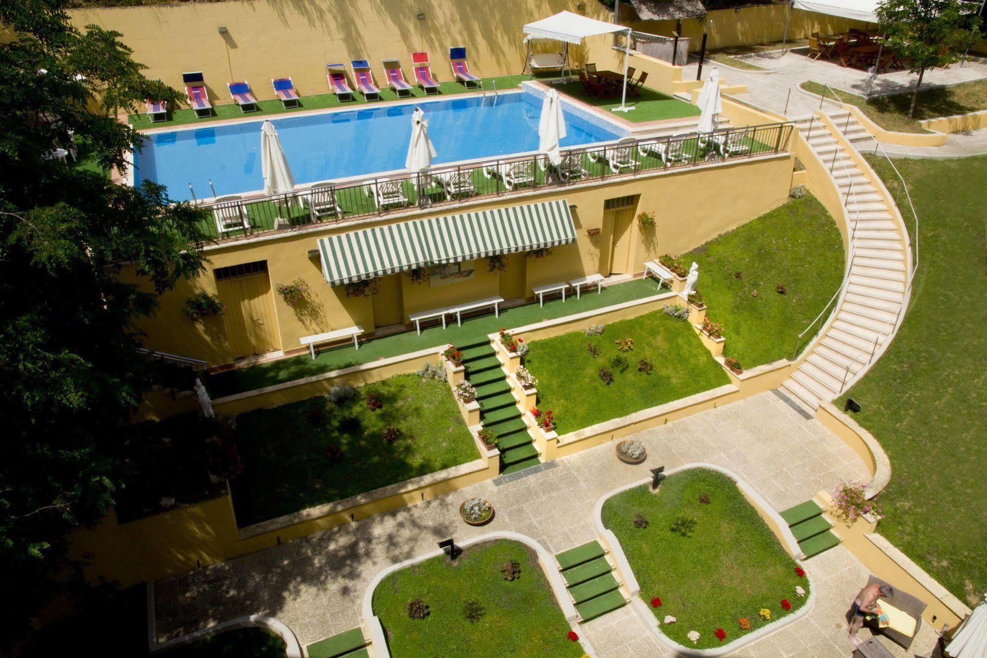 Hotel Alexander Palme Chianciano Terme Exterior foto